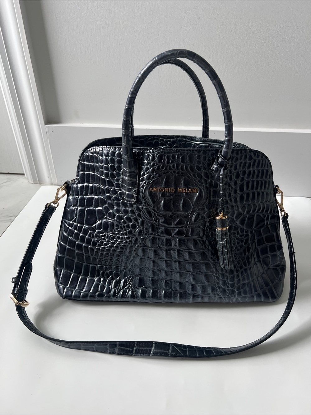 ANTONIO MELANI unique blue /Black Croc-Embossed Satchel with Detachable Strap - Picture 4 of 11